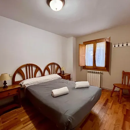 Bpirineos-los Tilos Appartamento Benasque